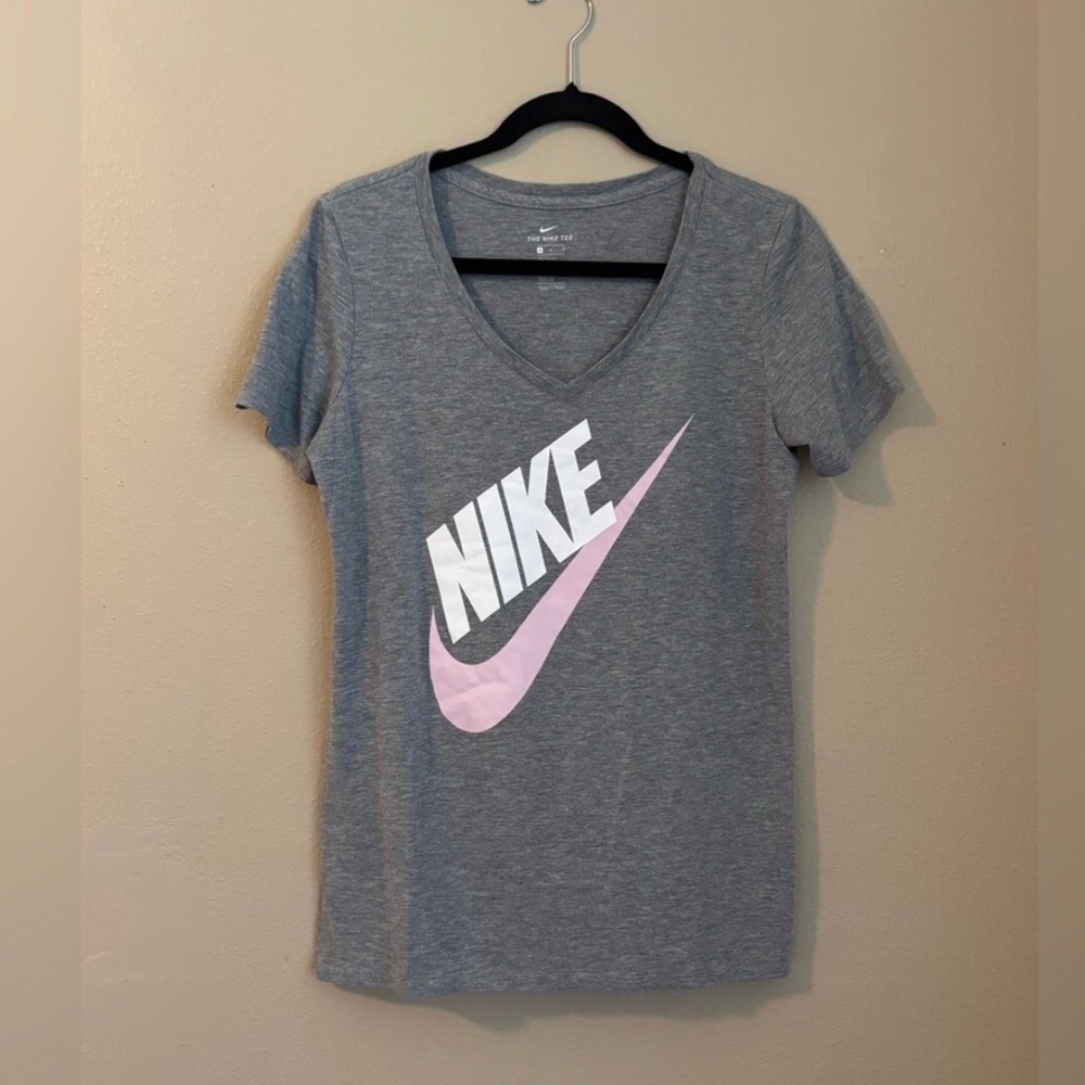 Nike Women's Heather Gray Tee with Light Pink Swoosh